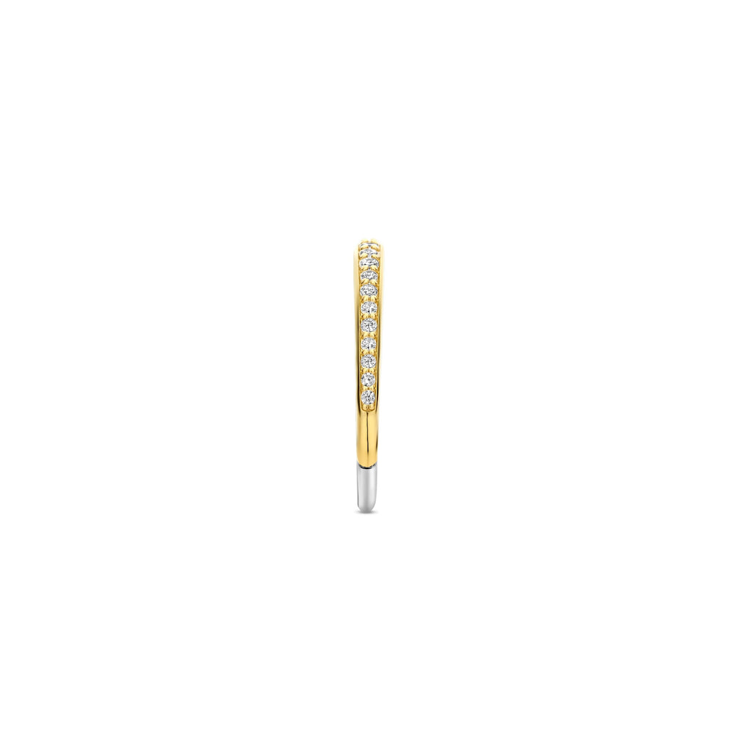 Anillo de plata bañada en oro amarillo con zirconia blanca
