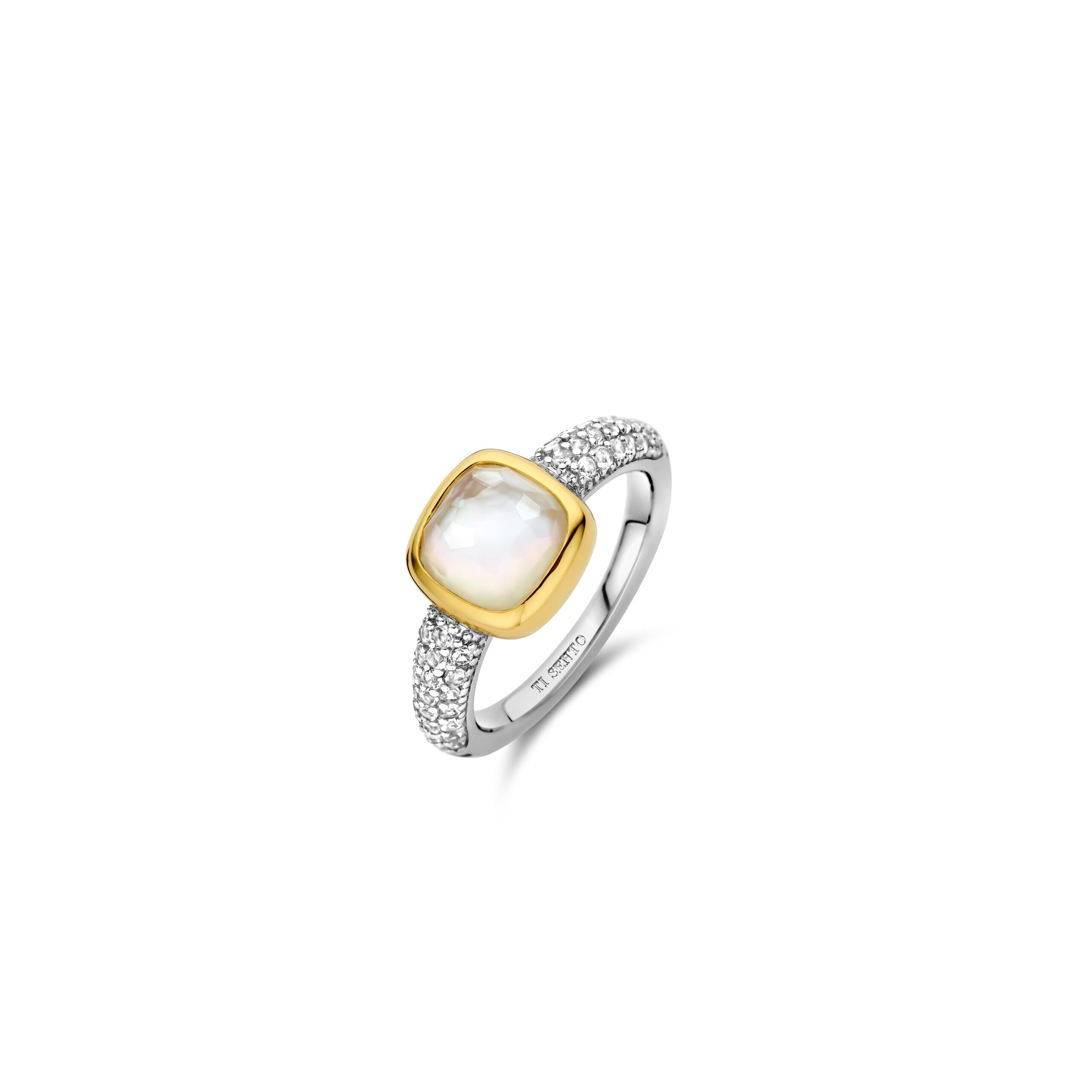 Anillo de plata dorada con nácar y zirconia