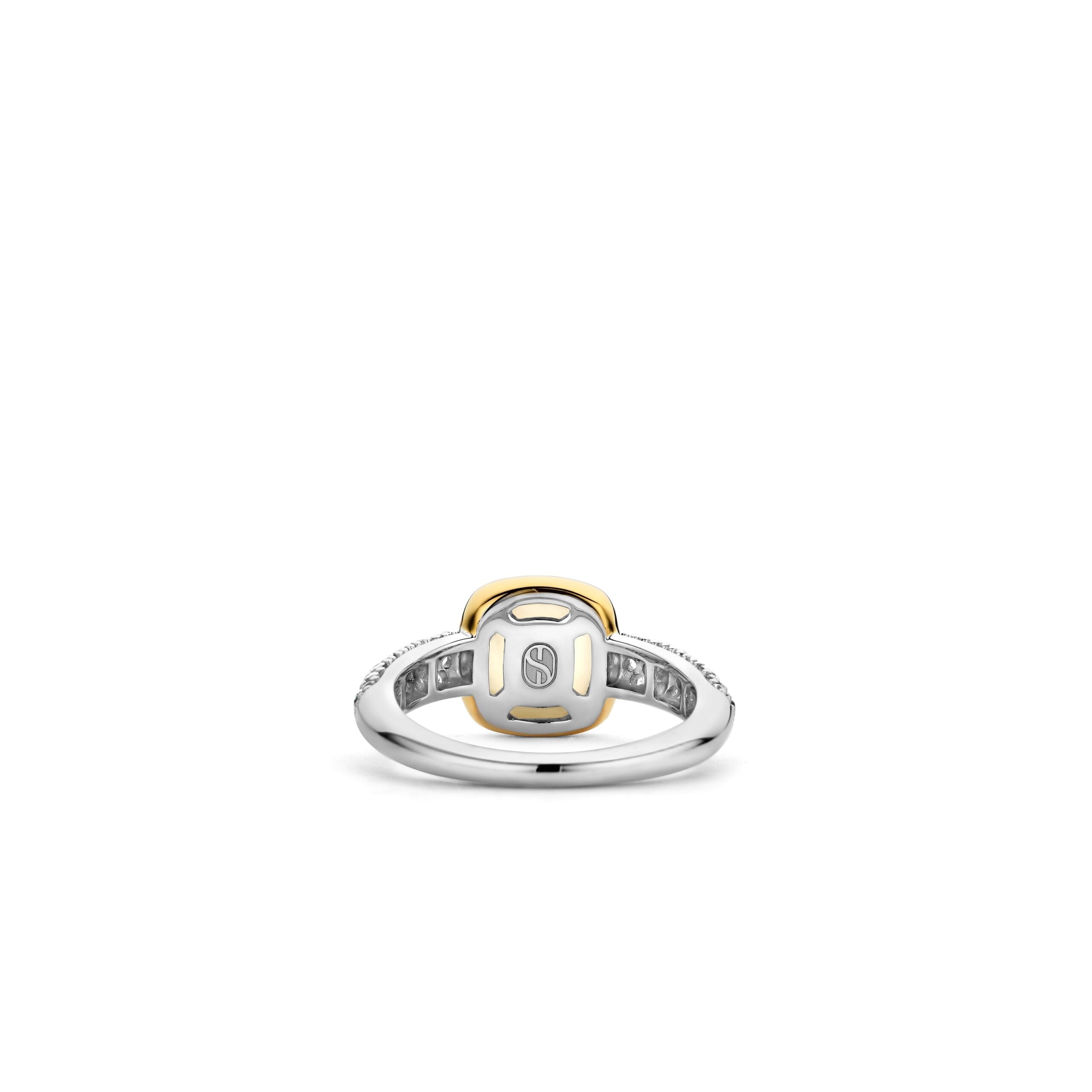 Anillo de plata dorada con nácar y zirconia
