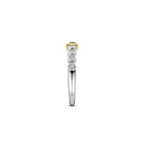 Anillo de plata bañada en oro con zirconia verde