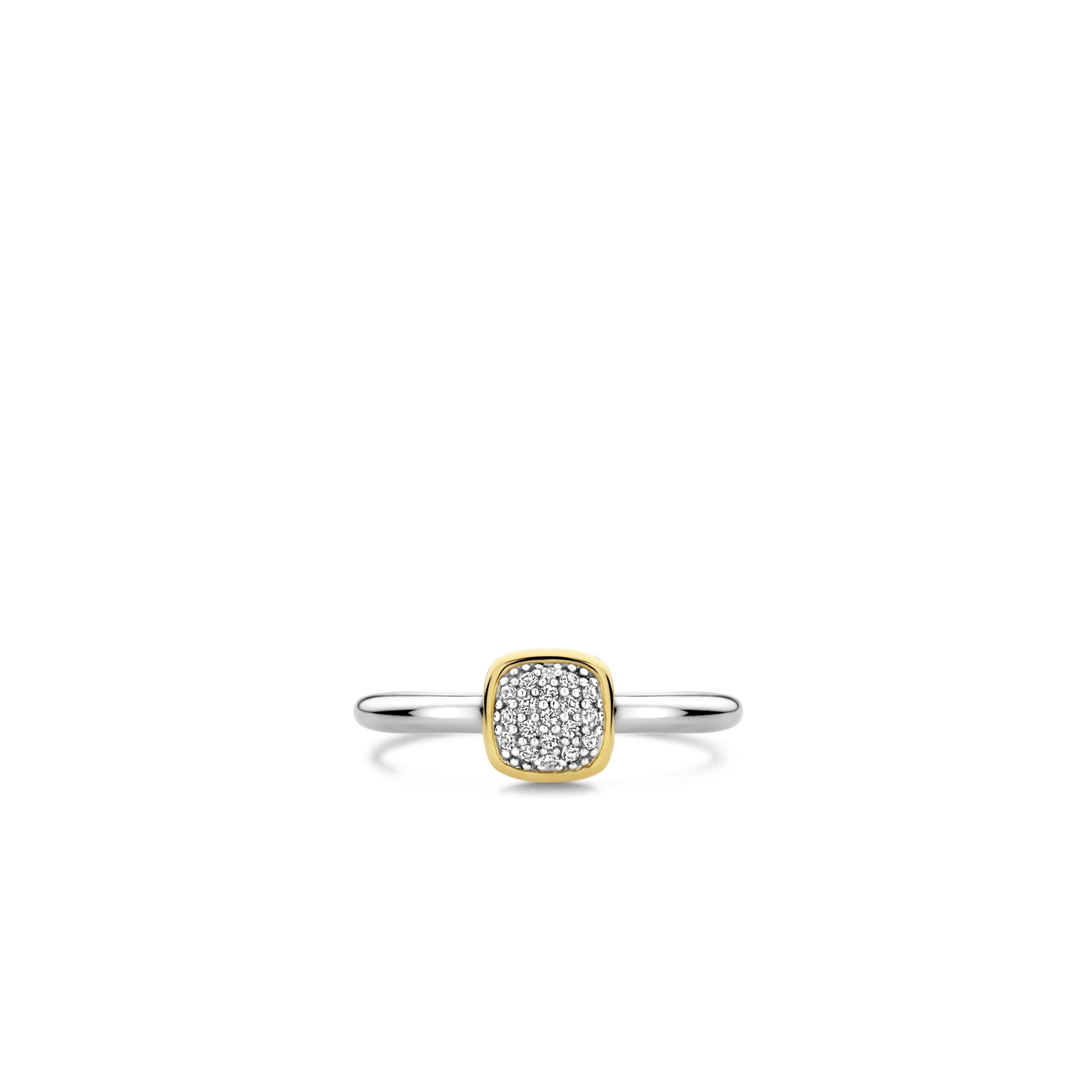 Anillo geométrico de plata bañada en oro amarillo con zirconia blanca