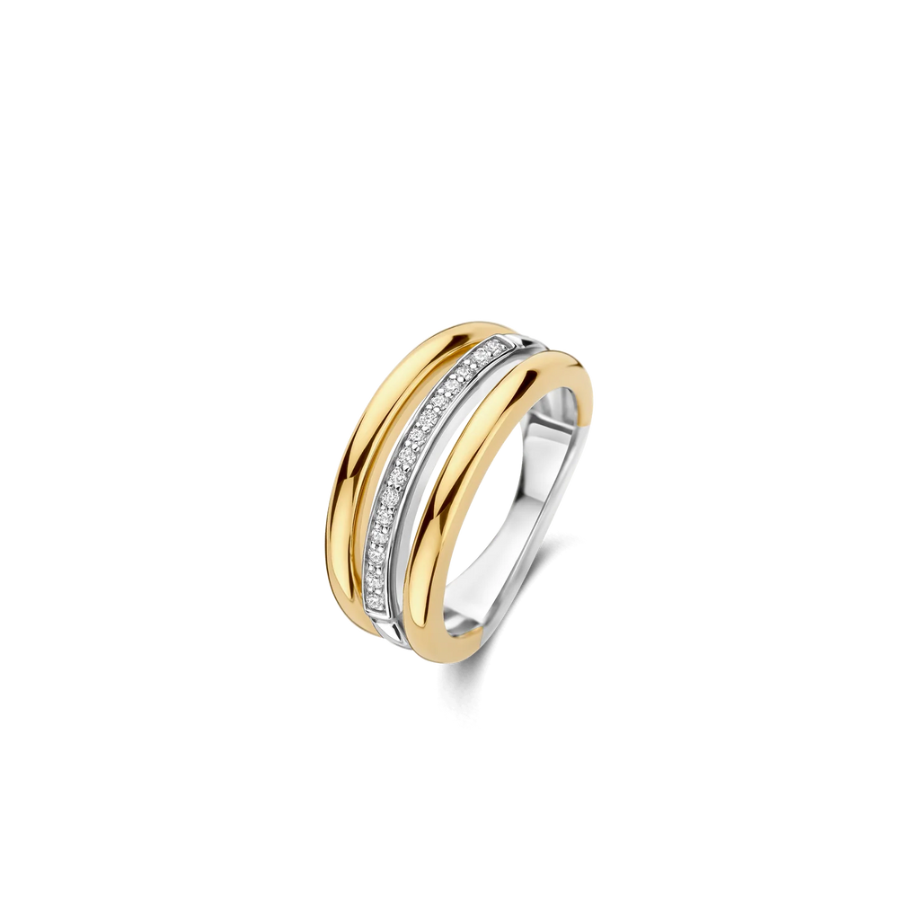 Anillo de tres bandas de plata bañada en oro amarillo con zirconia