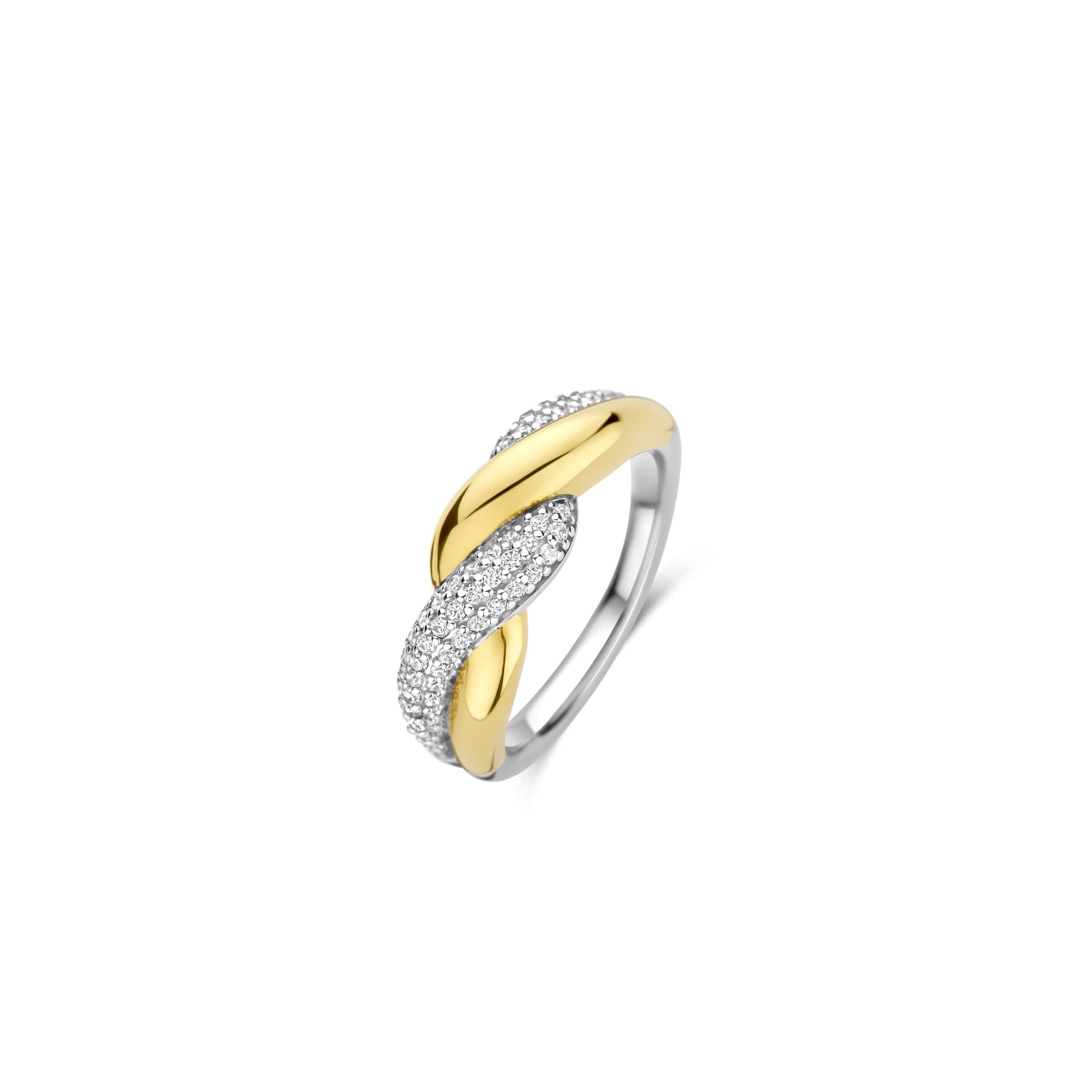 Anillo entrelazado de plata bañada en oro amarillo con zirconia blanca