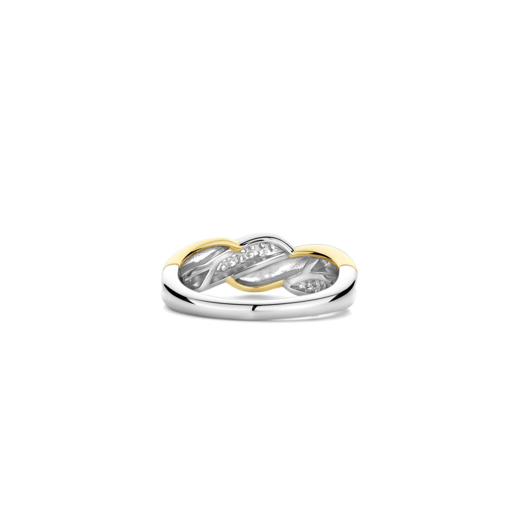 Anillo entrelazado de plata bañada en oro amarillo con zirconia blanca
