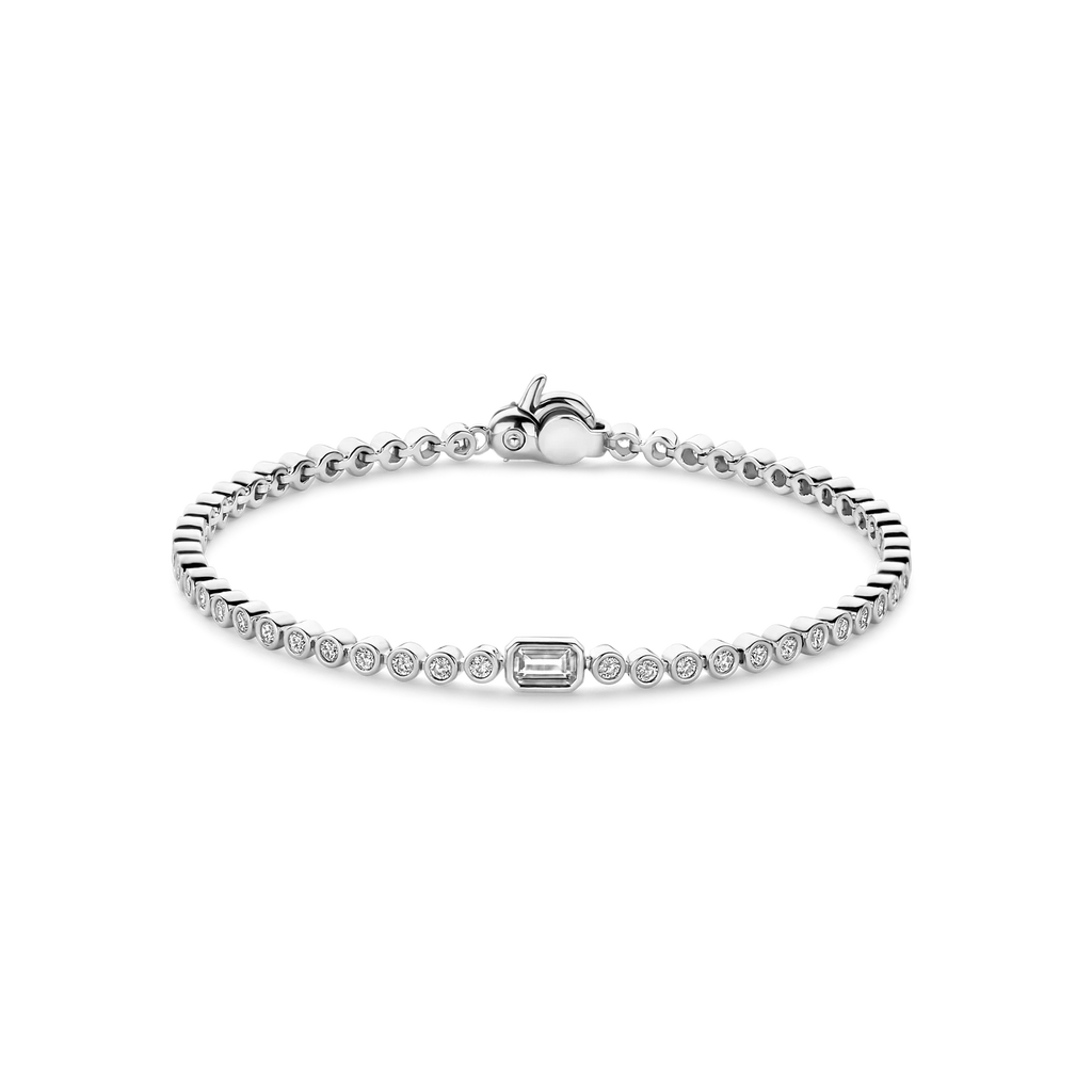 Pulsera de plata bañada en platino con zirconia blanca