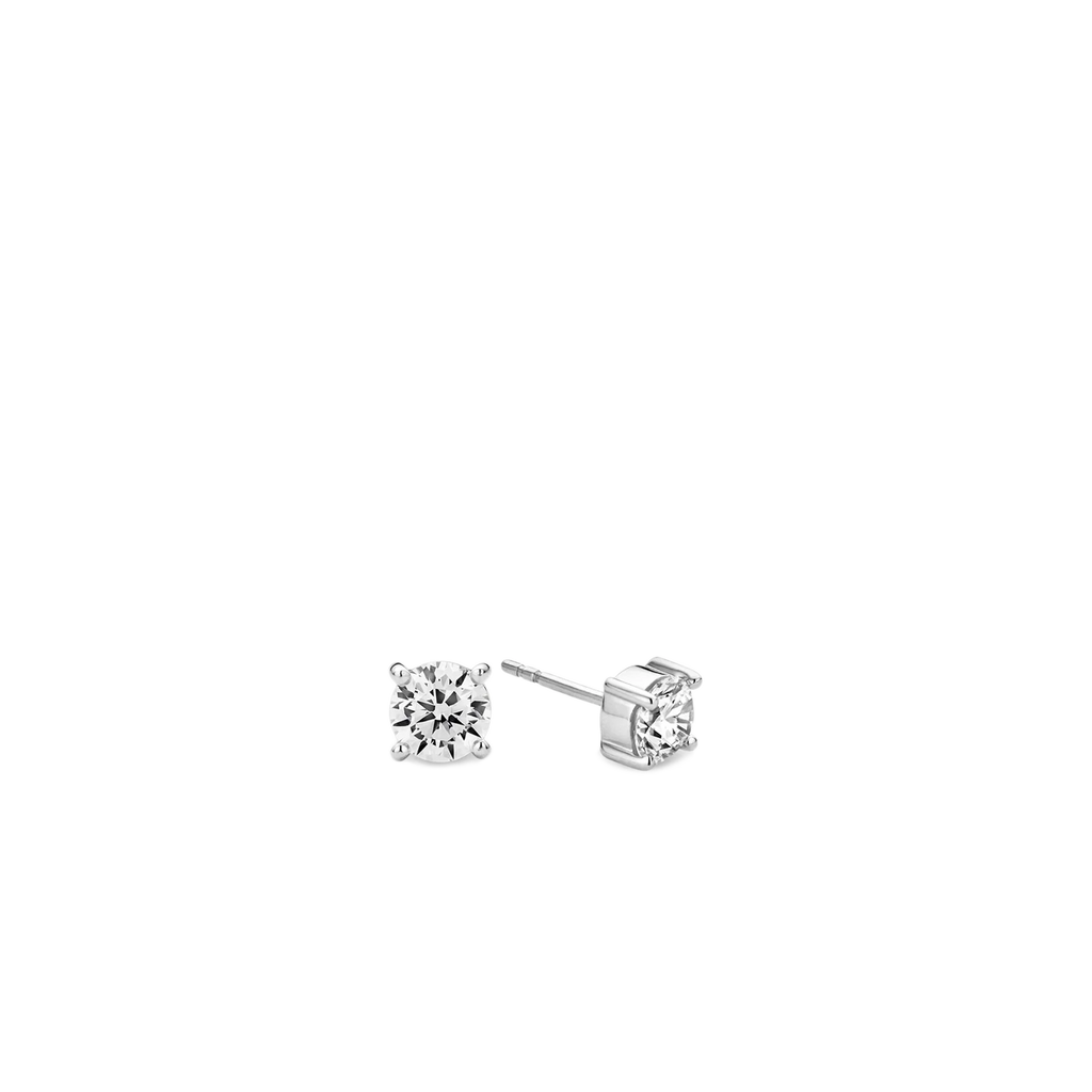 Aretes clásicos de plata bañados en rodio con zirconia blanca