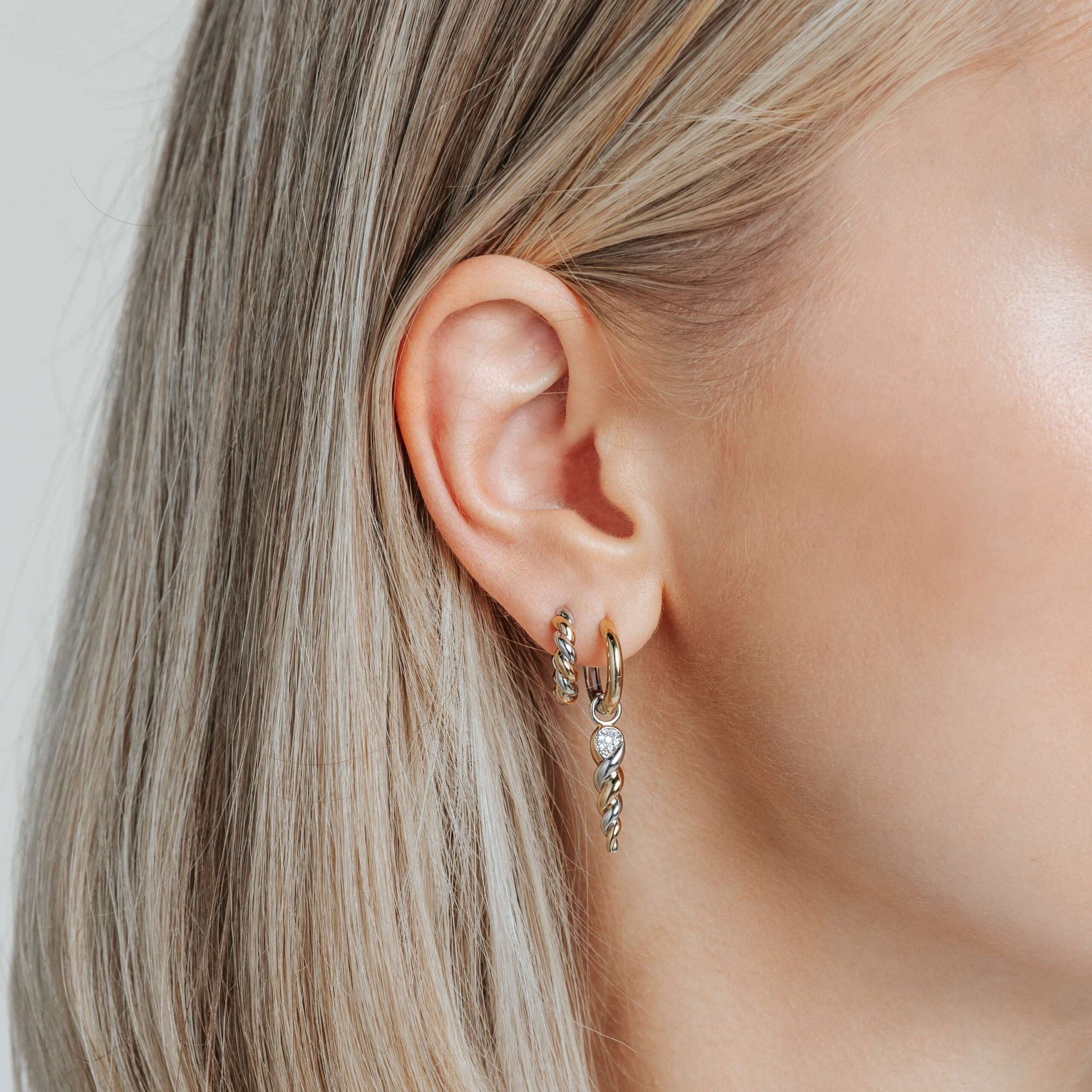 Aretes de aro de plata bañados en oro amarillo