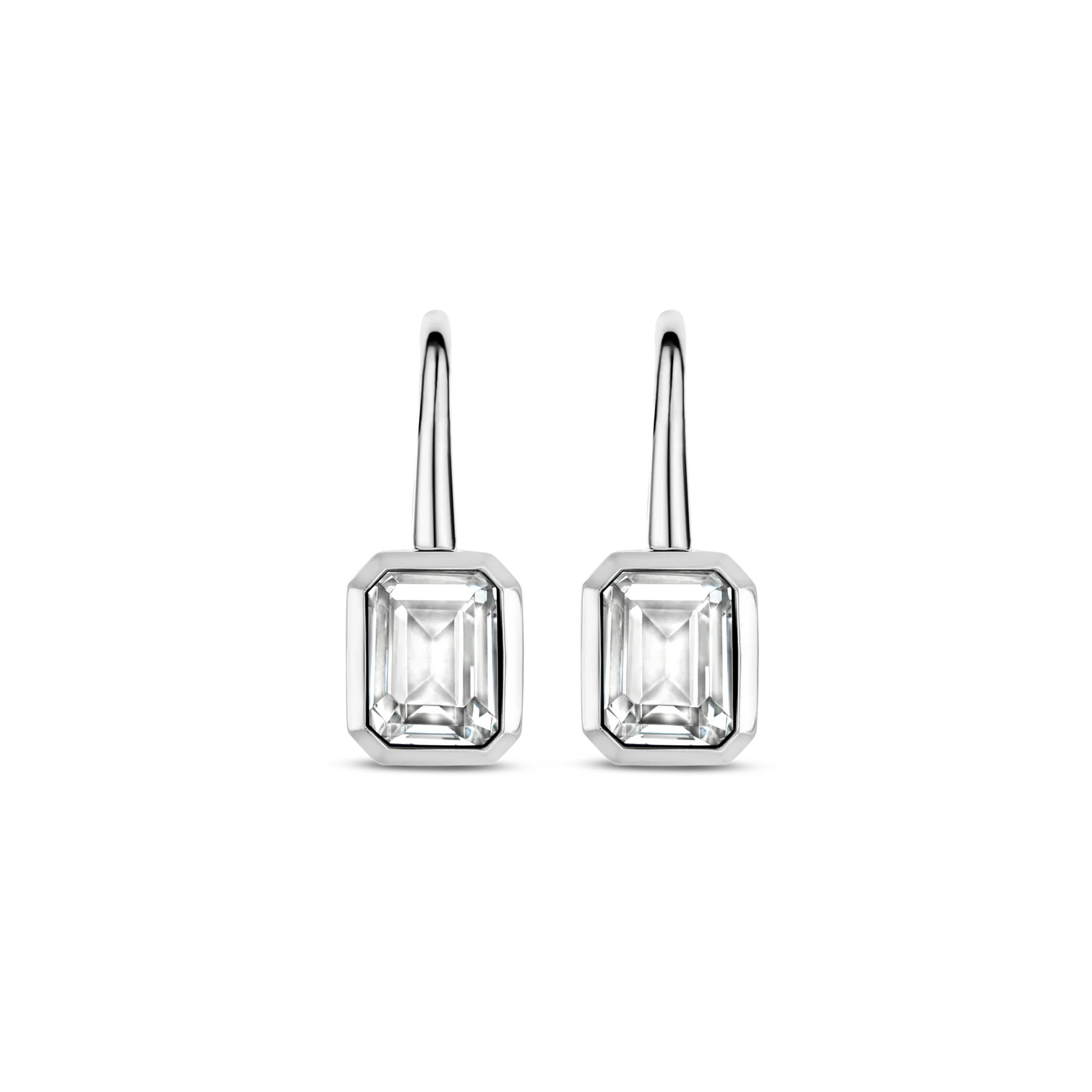 Aretes de plata con acabado platinado y zirconia blanca