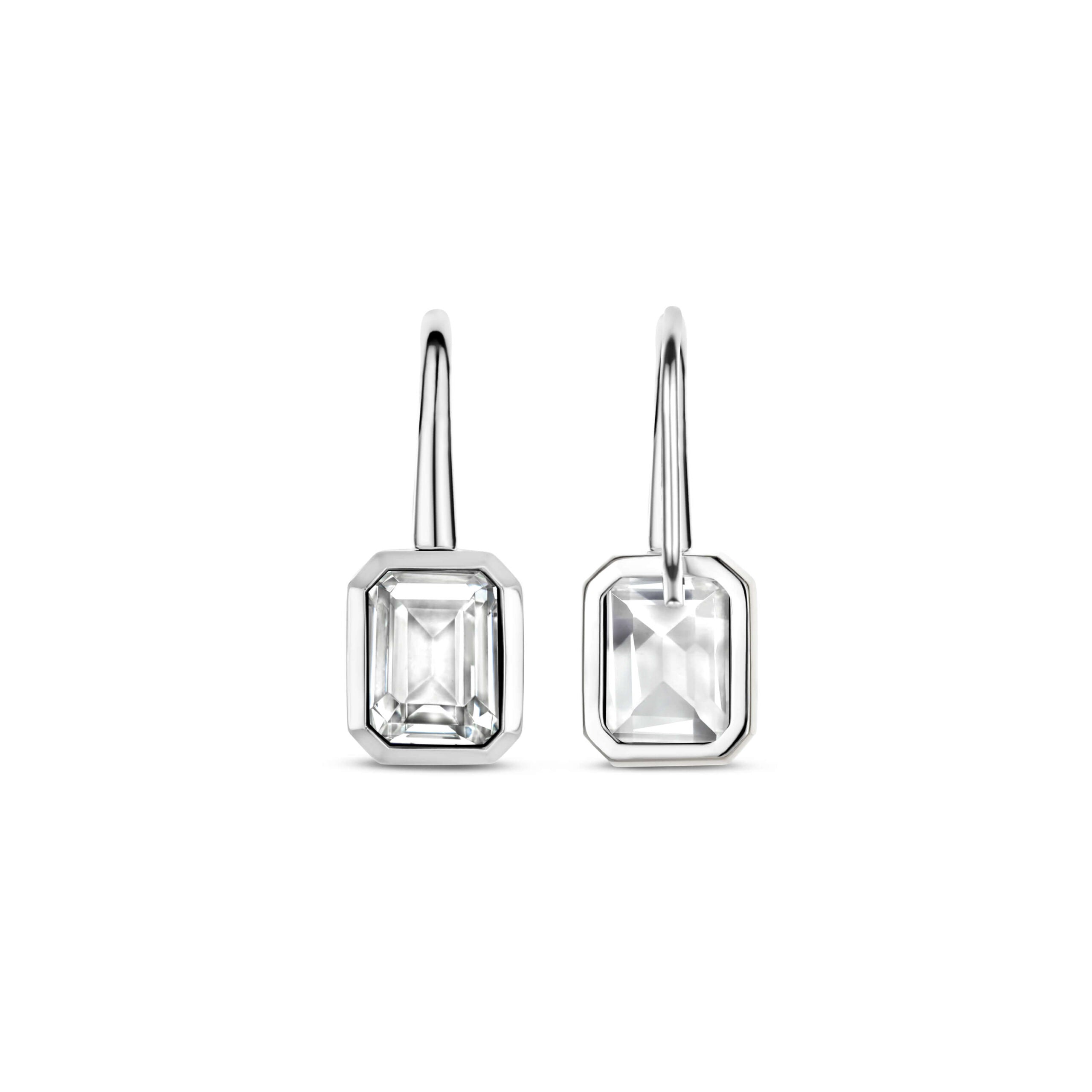 Aretes de plata con acabado platinado y zirconia blanca