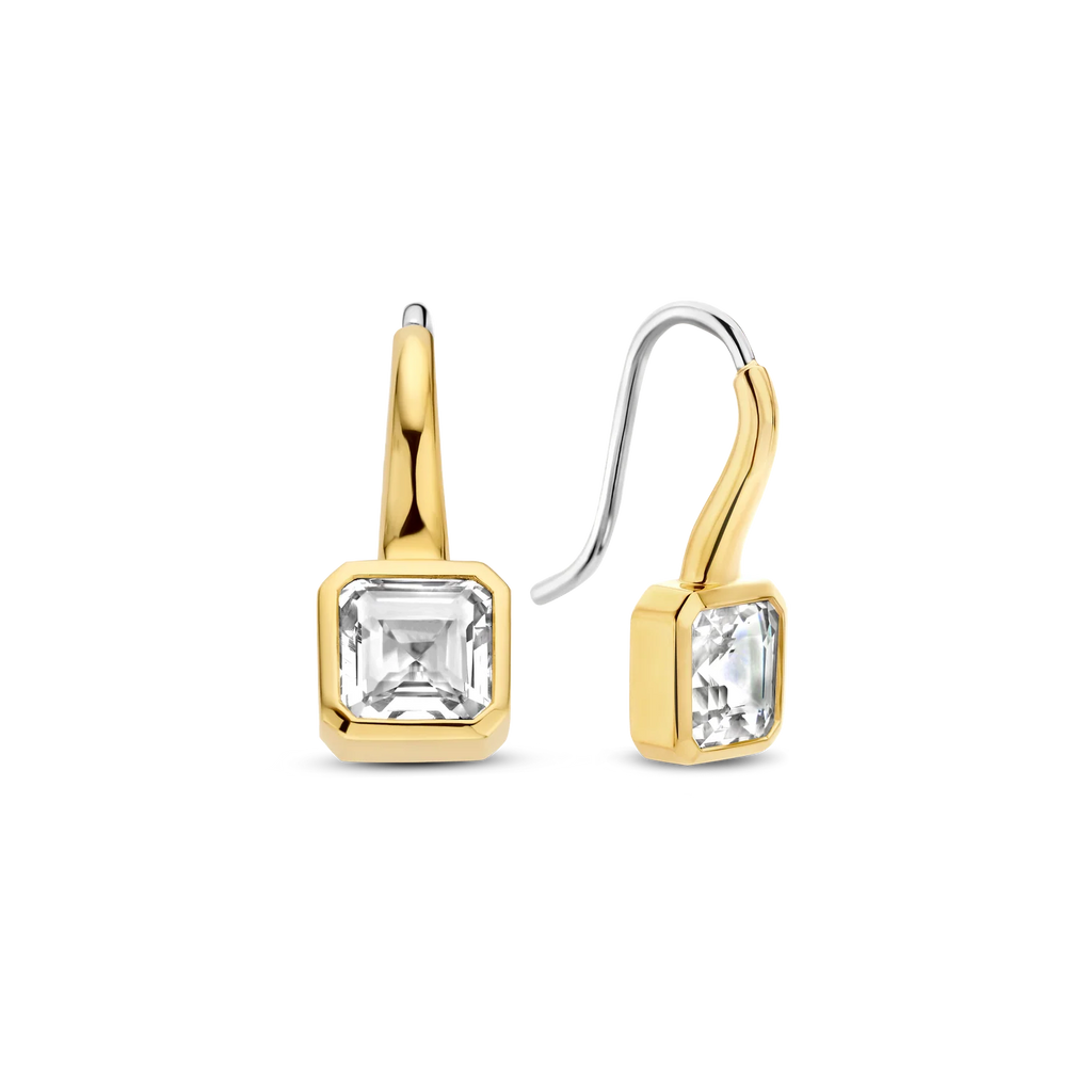 Aretes de plata bañada en oro amarillo con zirconia blanca