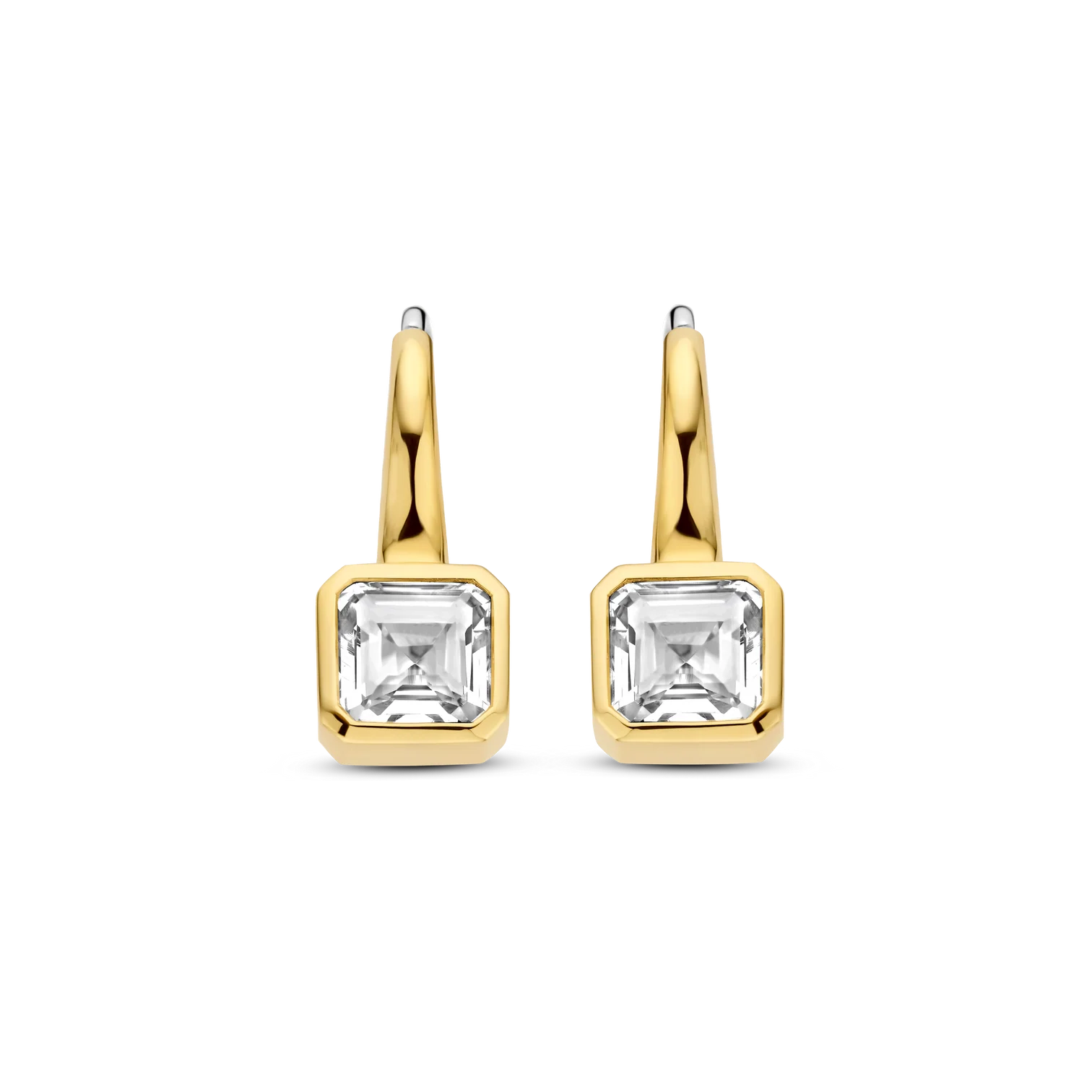 Aretes de plata bañada en oro amarillo con zirconia blanca