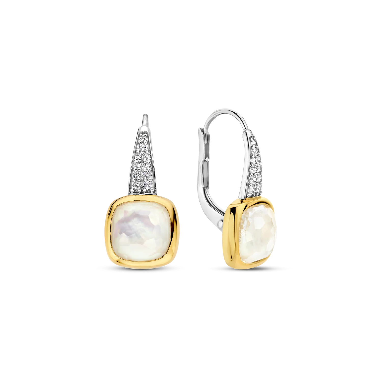 Aretes colgantes de plata dorada con nácar