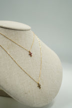 Gargantilla de 14K oro amarillo cruz safiro