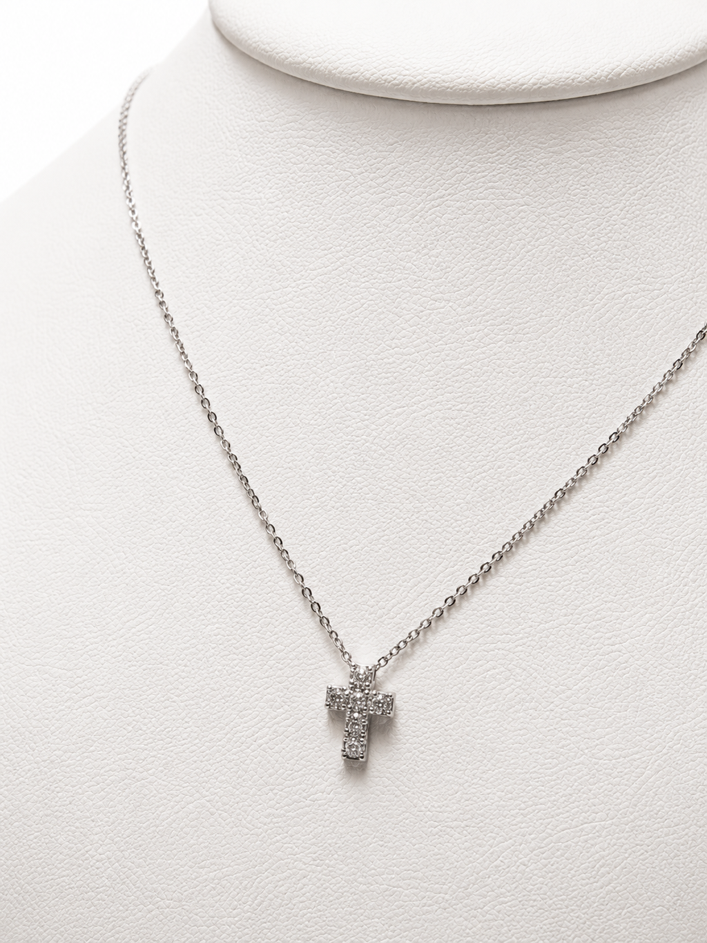 Gargantilla de 14K oro blanco cruz brillantes
