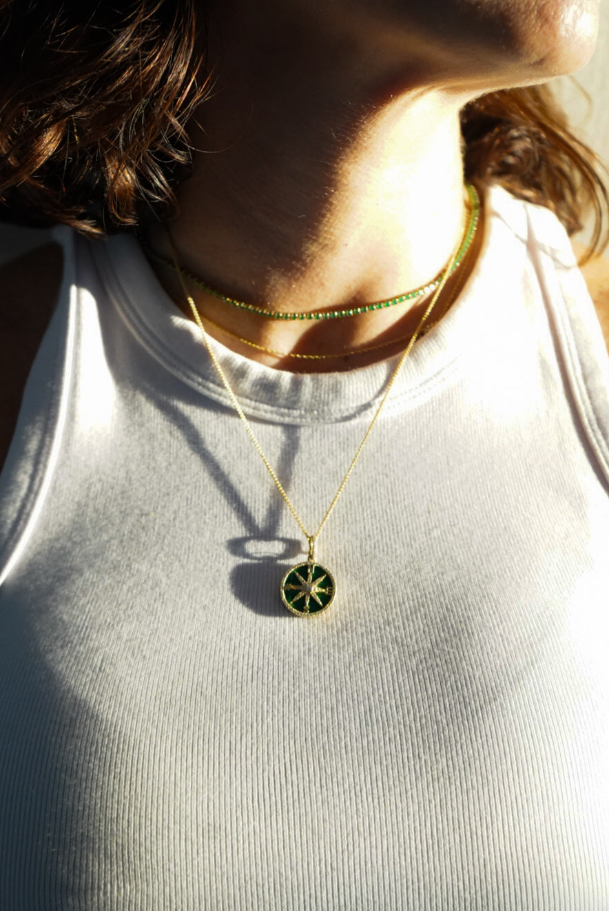 Dije Rosa de los Vientos de 14K oro amarillo
