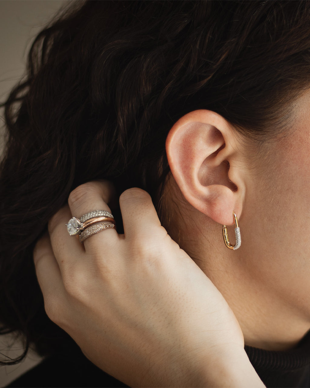 Aretes de 14K oro amarillo Candado