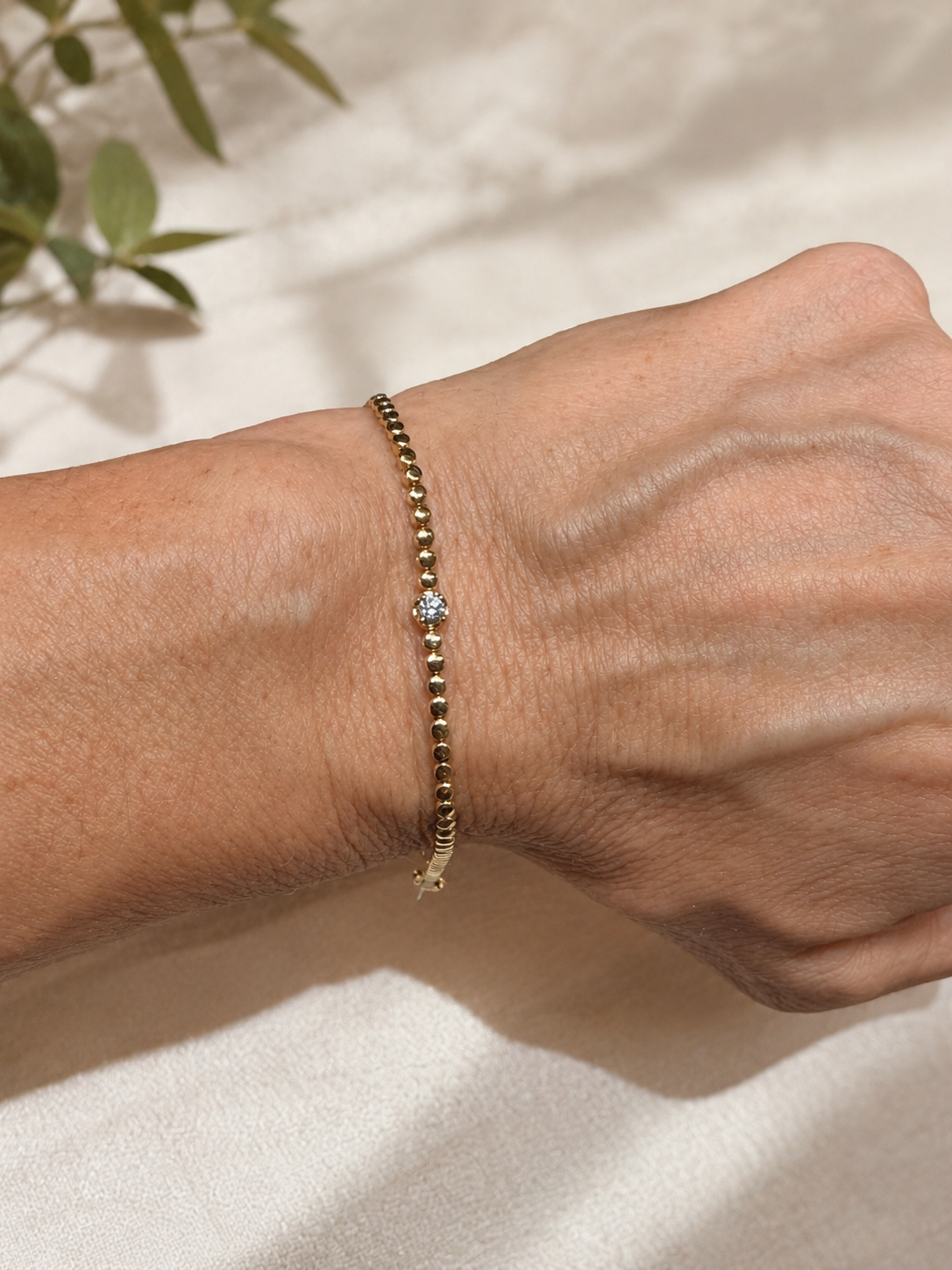 Brazalete de 14K oro amarillo solitario