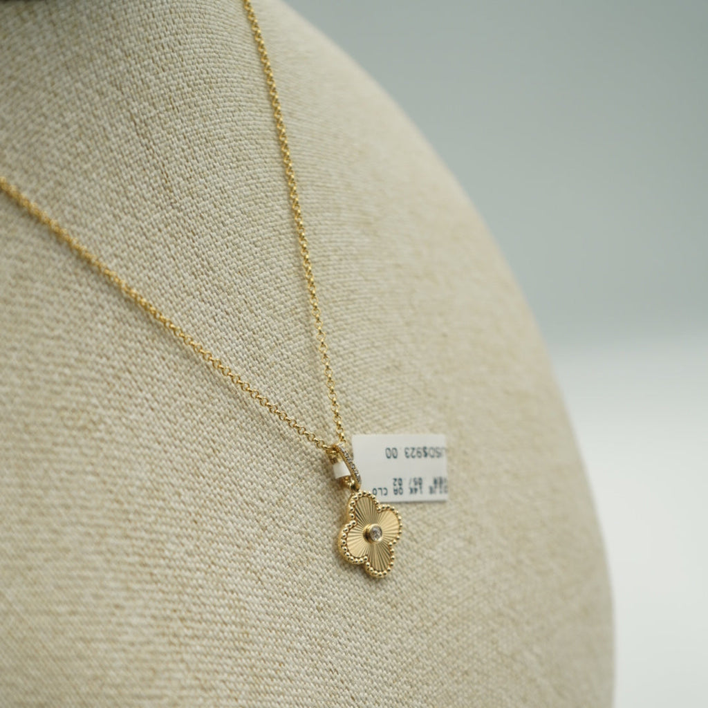Dije Trebol de 14K oro amarillo