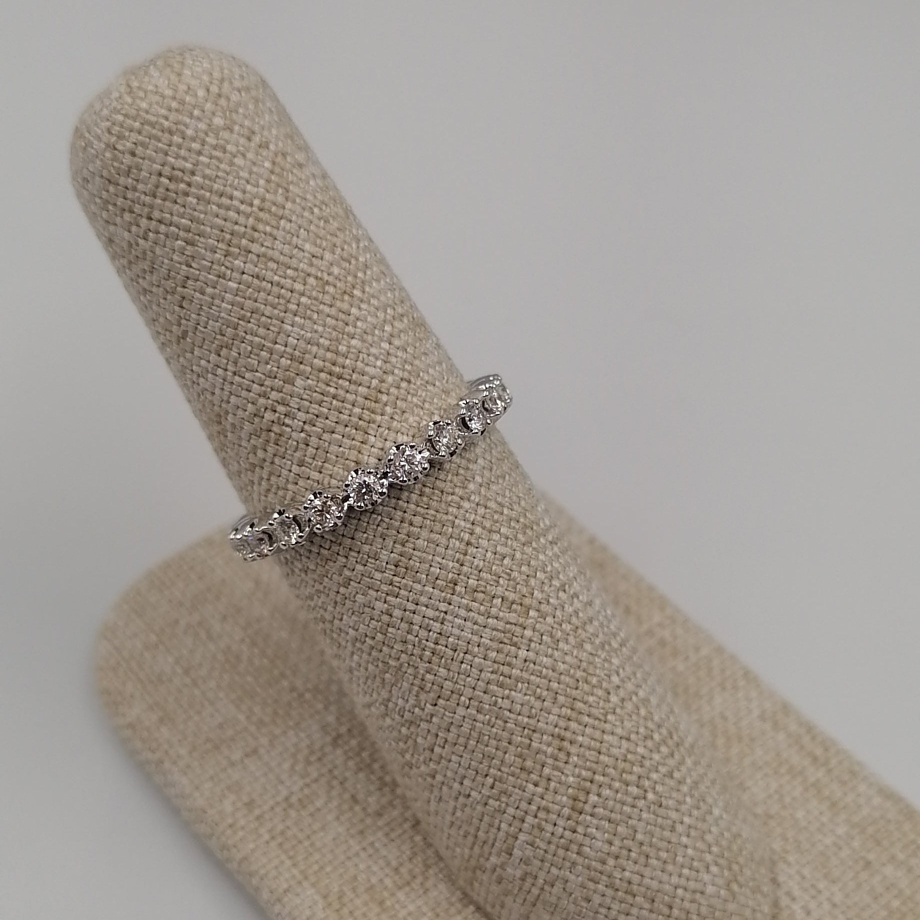 Anillo de 14K oro blanco churumbela